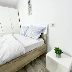  Apartament Temple 4 - Half Ground Level With Windows - Demisol