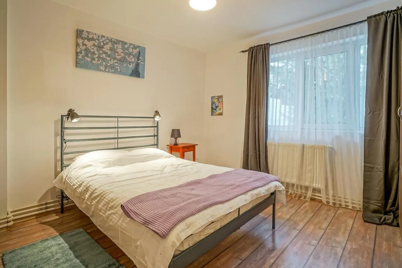 Le Petit Paris - 1bdr apt. Alba Iulia Square Apartment Bucureşti