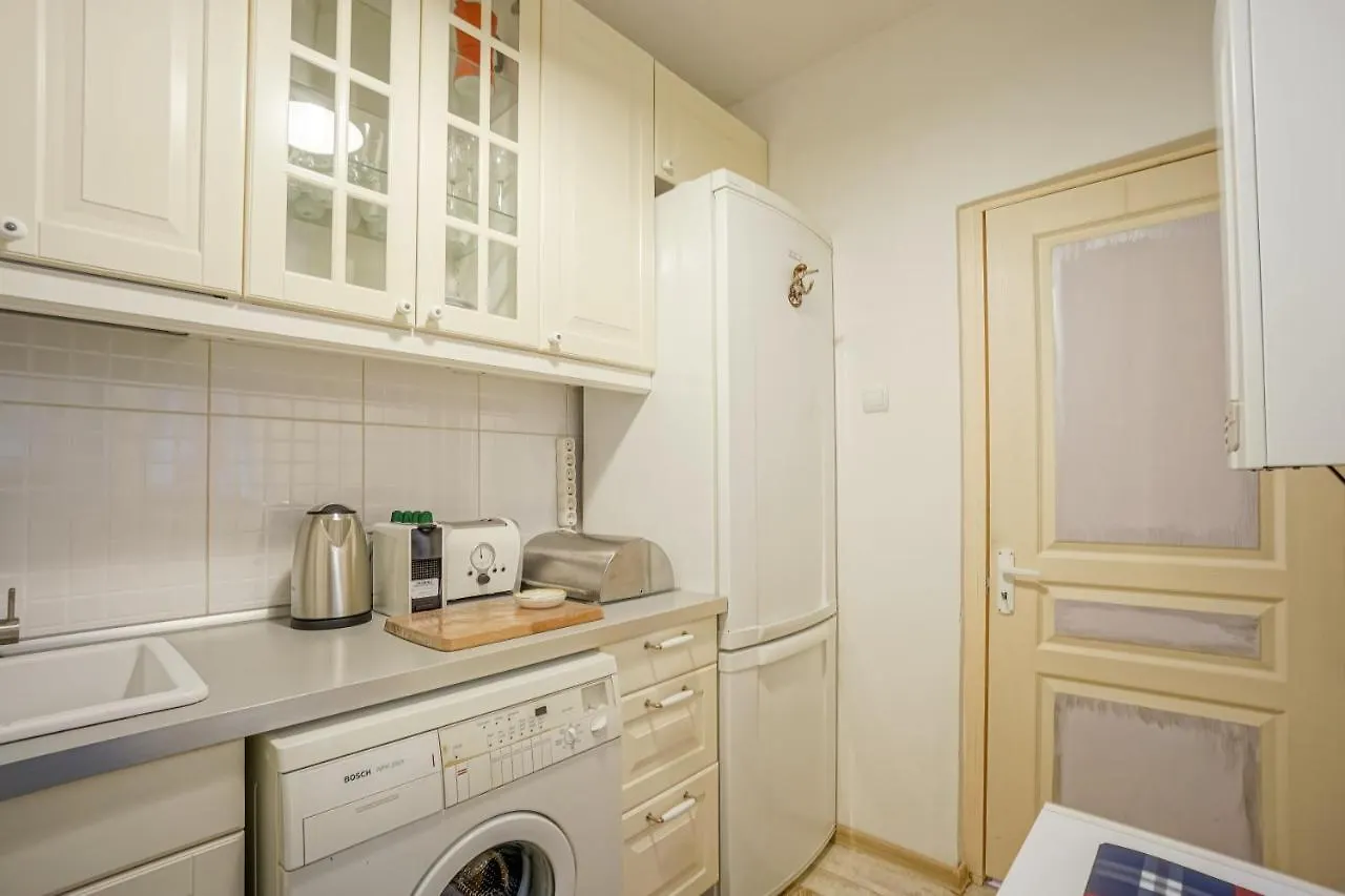 Le Petit Paris - 1bdr apt. Alba Iulia Square Apartment Bucureşti