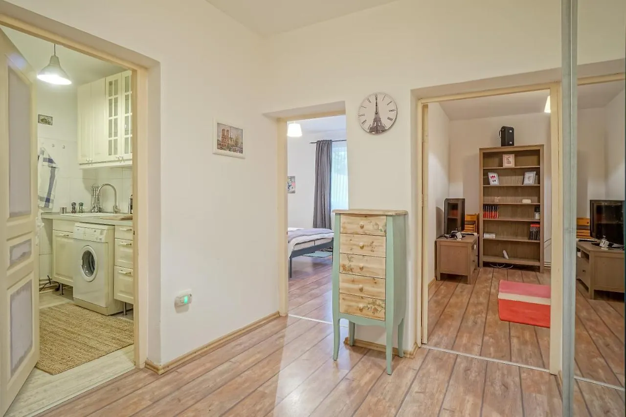 Le Petit Paris - 1bdr apt. Alba Iulia Square Apartment Bucureşti
